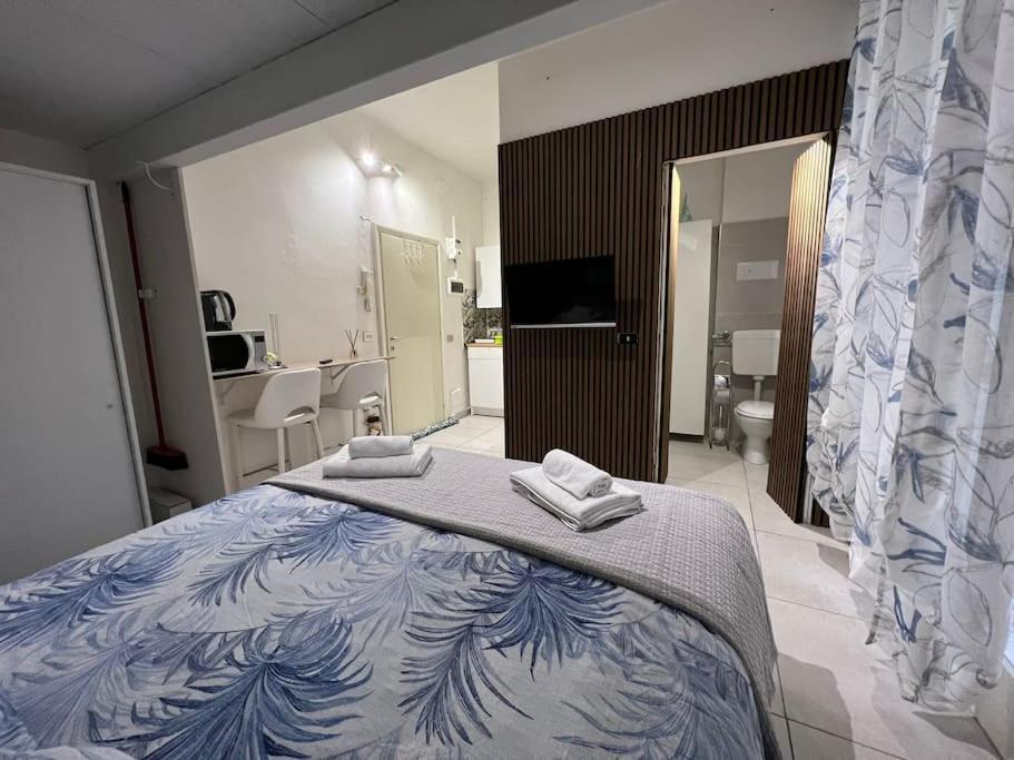 Tiny & Cosy Studio Flat In Комо Екстер'єр фото